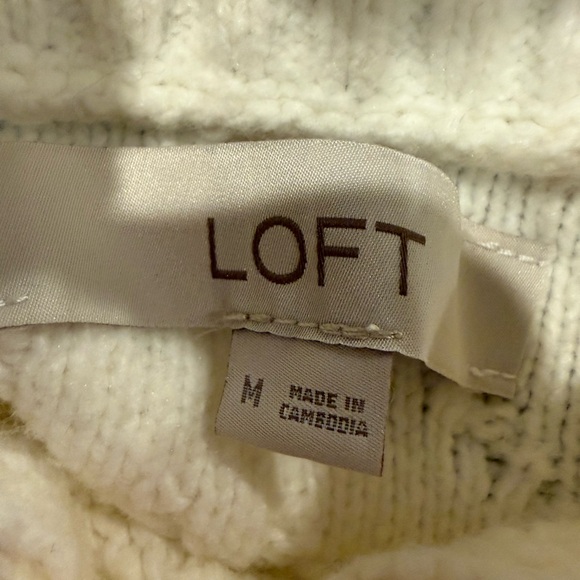 LOFT- Elegant White/ Cream Cable Knit Sweater size Medium. Pristine condition. - Picture 6 of 7